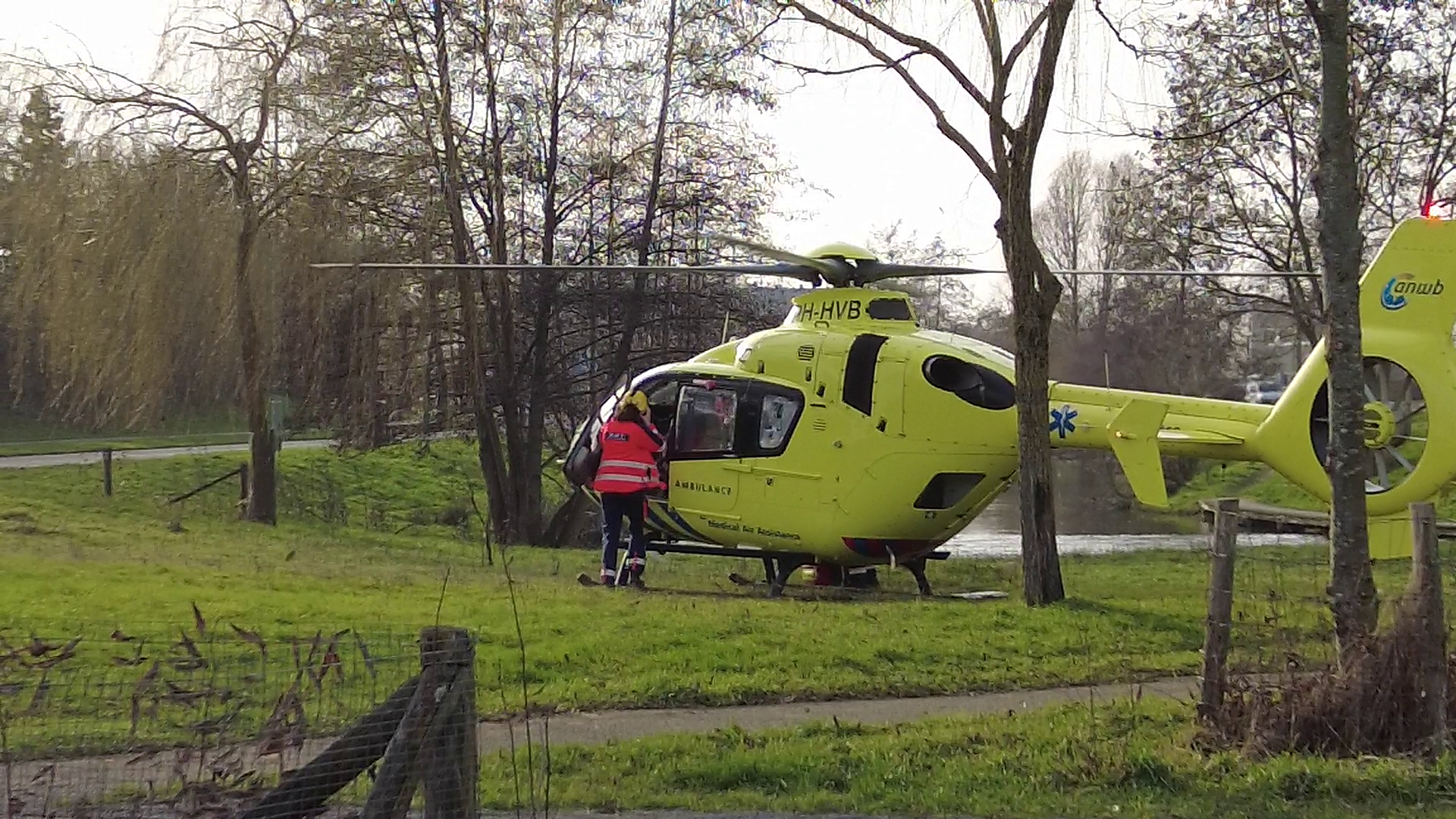 Fietser gewond: traumaheli ingezet bij hulpverlening in Roermond